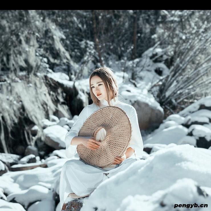 古装美女山涧雪景写真 不染世俗的美