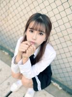 帅，90后清纯美女写真校花学校里的美丽瞬间